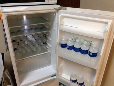 ひなた院長 院長室の冷蔵庫の水
